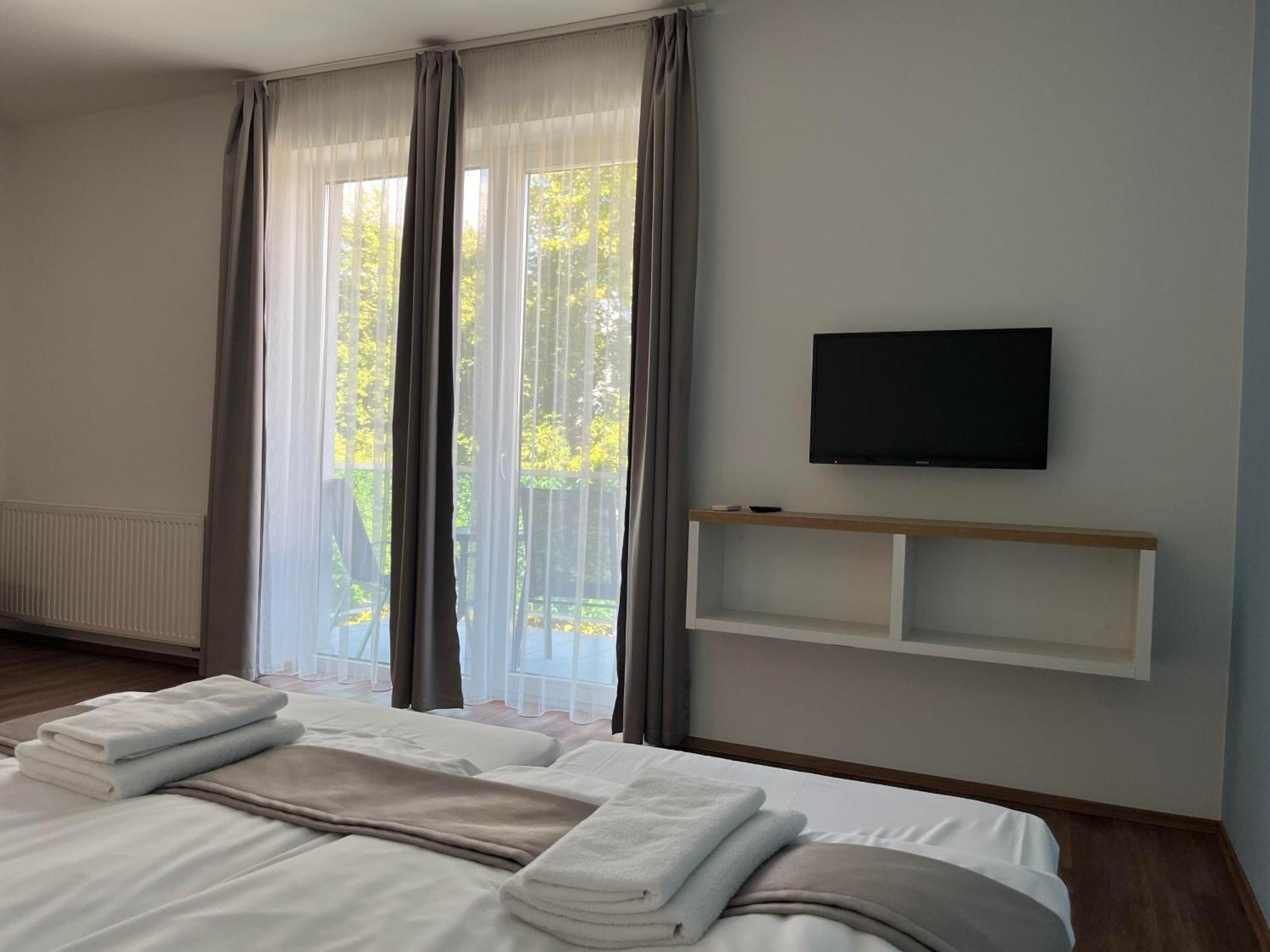 Berill Crystal Apartman Sárvár Exterior foto