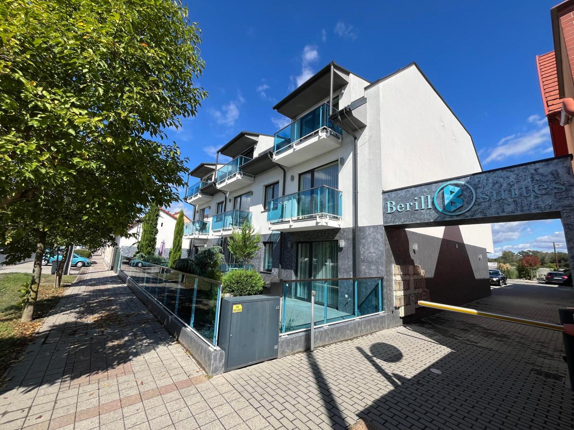 Berill Crystal Apartman Sárvár Exterior foto